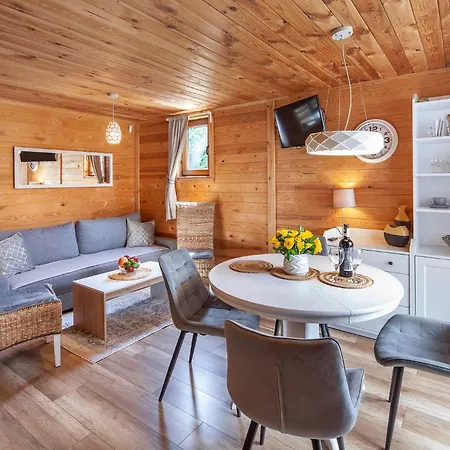 別荘 Zacisze Na Kaszubach Z Balia Z Jacuzzi Na Wylacznosc W Cenie Brodnica Dolna